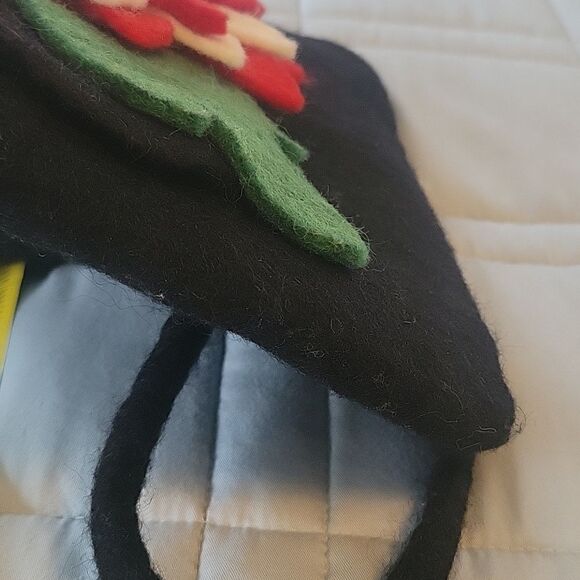 Handmade boiled wool christmas poinsettia black holiday purse - Picture 10 of 11